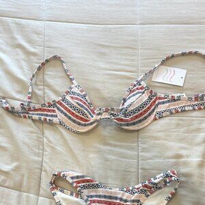 Dippin' Daisy's West Coast Underwire Bikini Top in Aspen Print